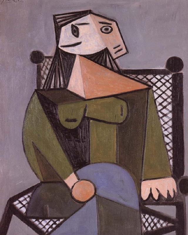 pablo picasso woman in an armcbair